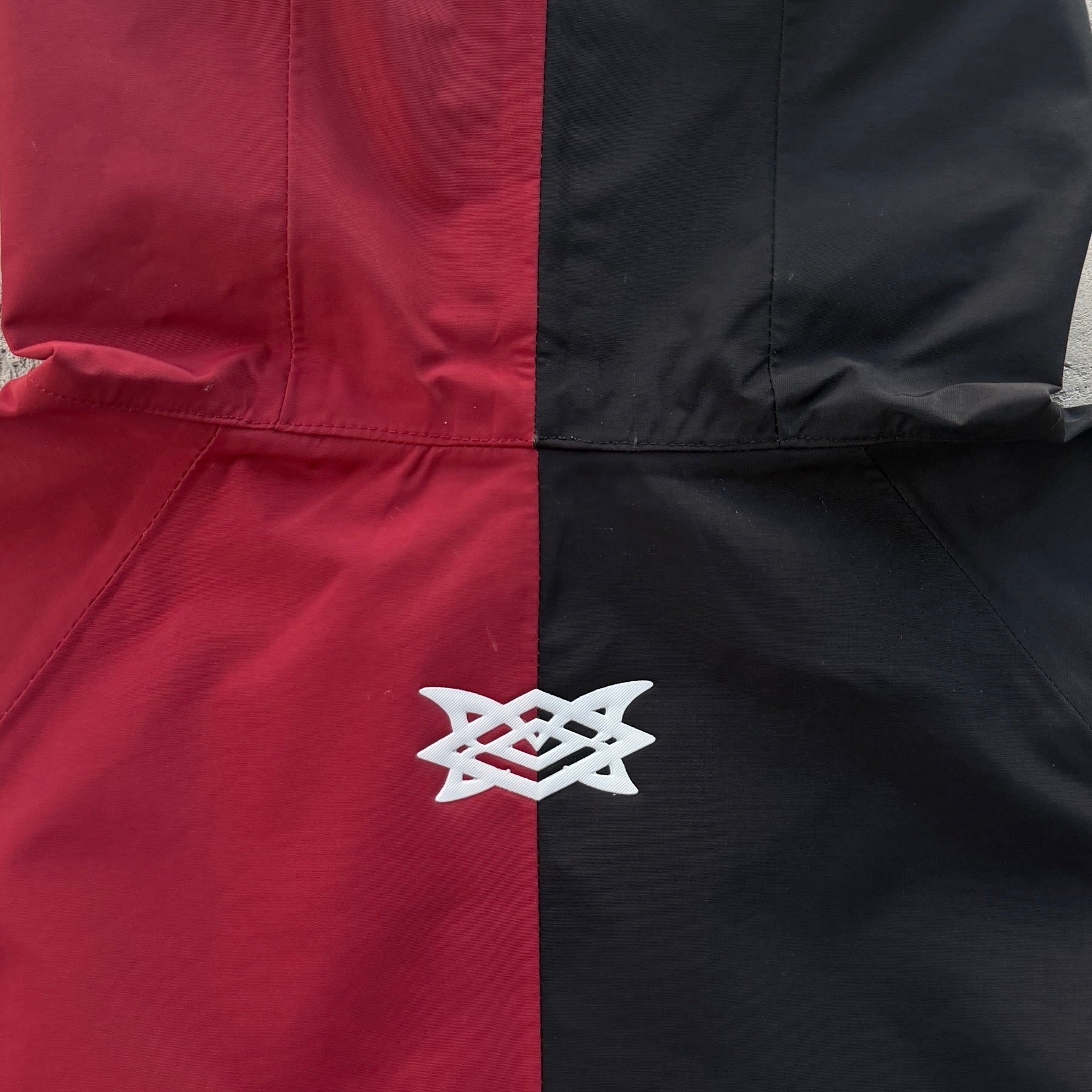 Corta Vento Mertra “Water Reactive ” ( Pova D'água ) ( Vermelho e Preto )