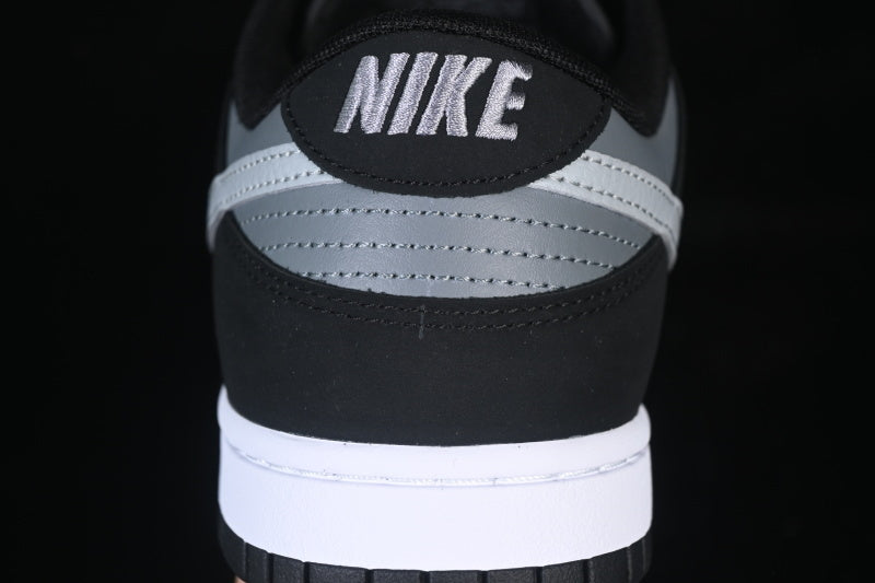Dunk “Black Smoke Grey”