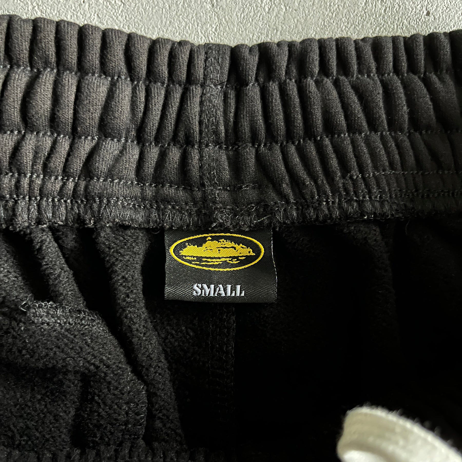 Calça Corteiz “Alcatraz Jogging”