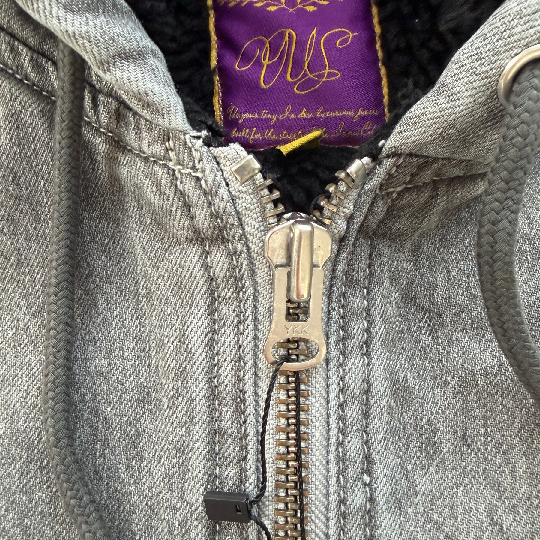 Jaqueta Corteiz “Embossed C-Star” ( Cinza )