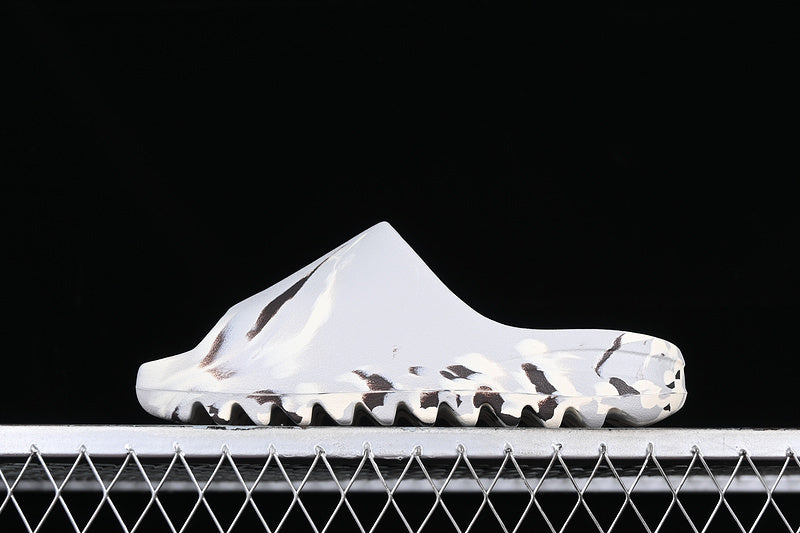 Yeezy Slide “MX Black”