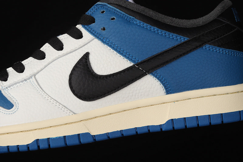 Dunk “Royal Blue”