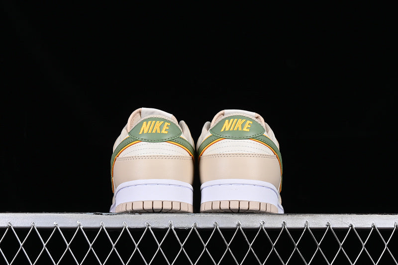 Dunk “Light Tan”