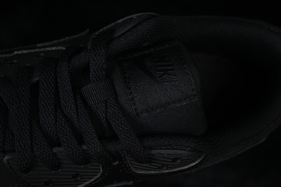 Air max 90 “Essential Triple Black”