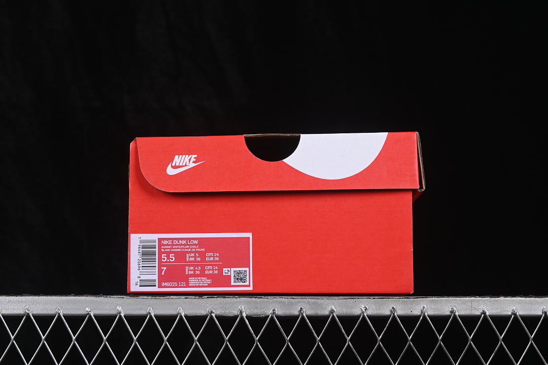 Dunk “Plum Chalk”
