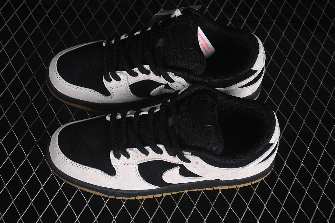 Dunk “Light Orewood Brown”