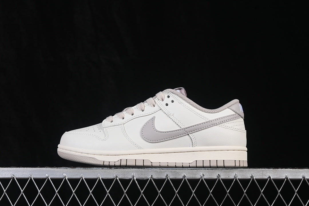 Dunk “Light Smoke Grey”