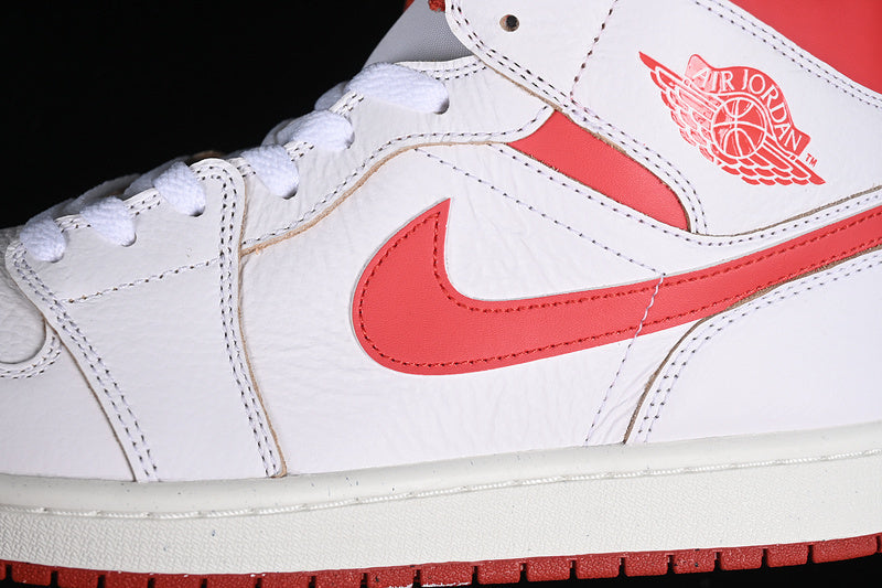 Air Jordan 1 High “White Dune Red”