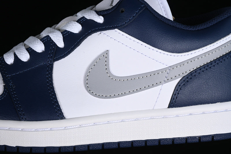 Air Jordan 1 Low “Midnight Navy”