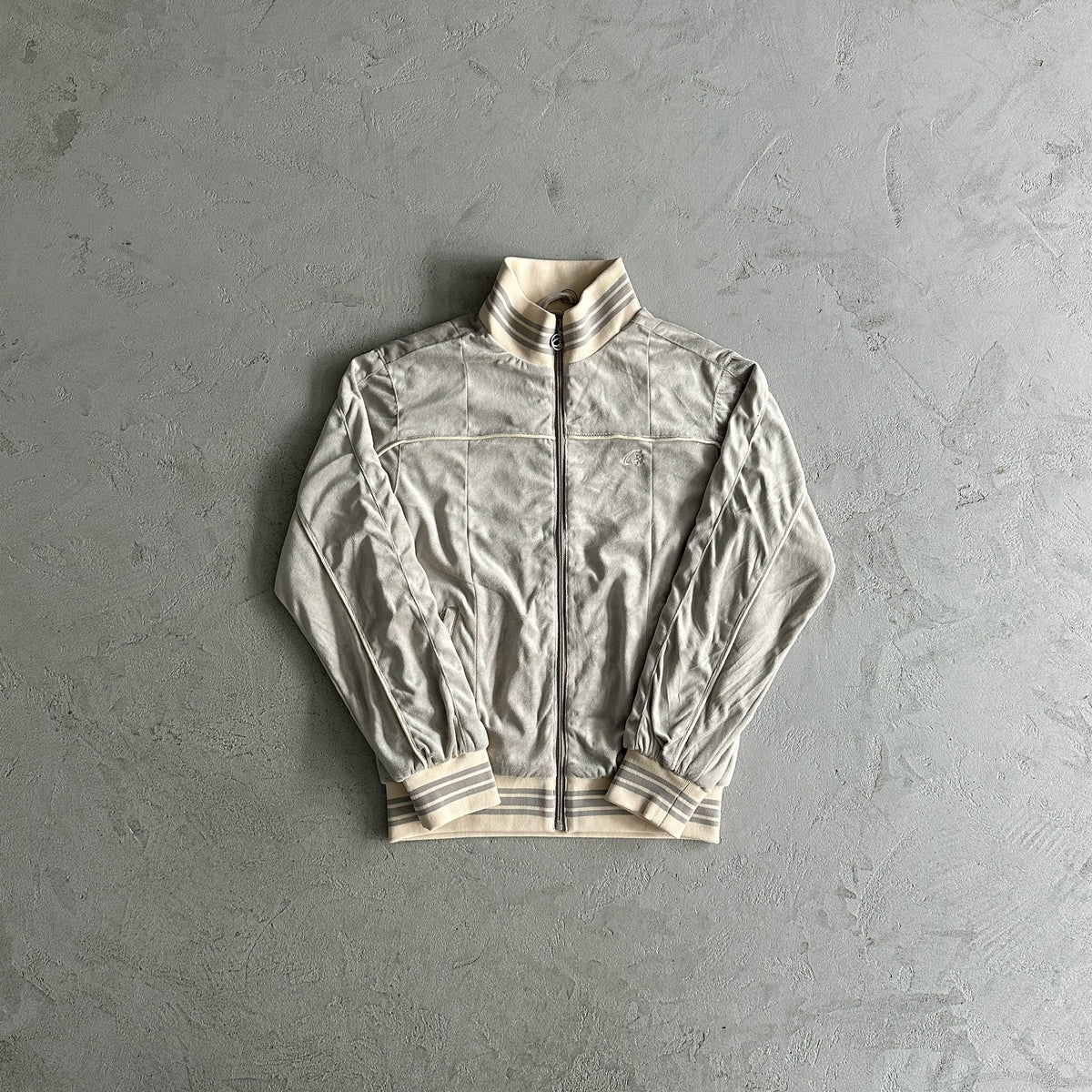 Conjunto Corteiz Velour Amg ( Cinza )