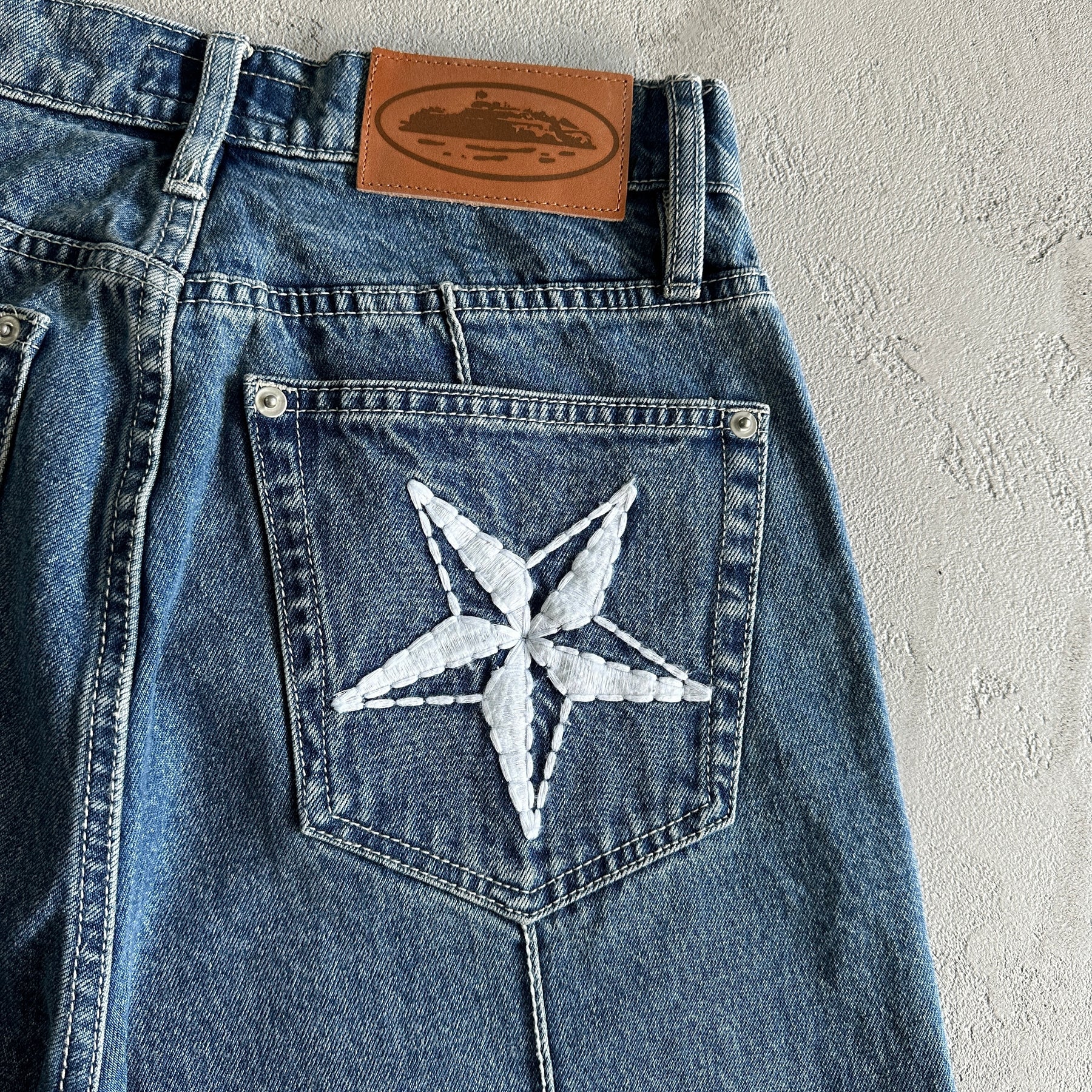 Shorts Corteiz “Denim Genes” ( Cinza )