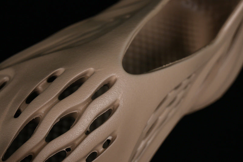 Yeezy Foam Runner “Mist”