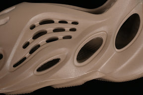 Yeezy Foam Runner “Mist”