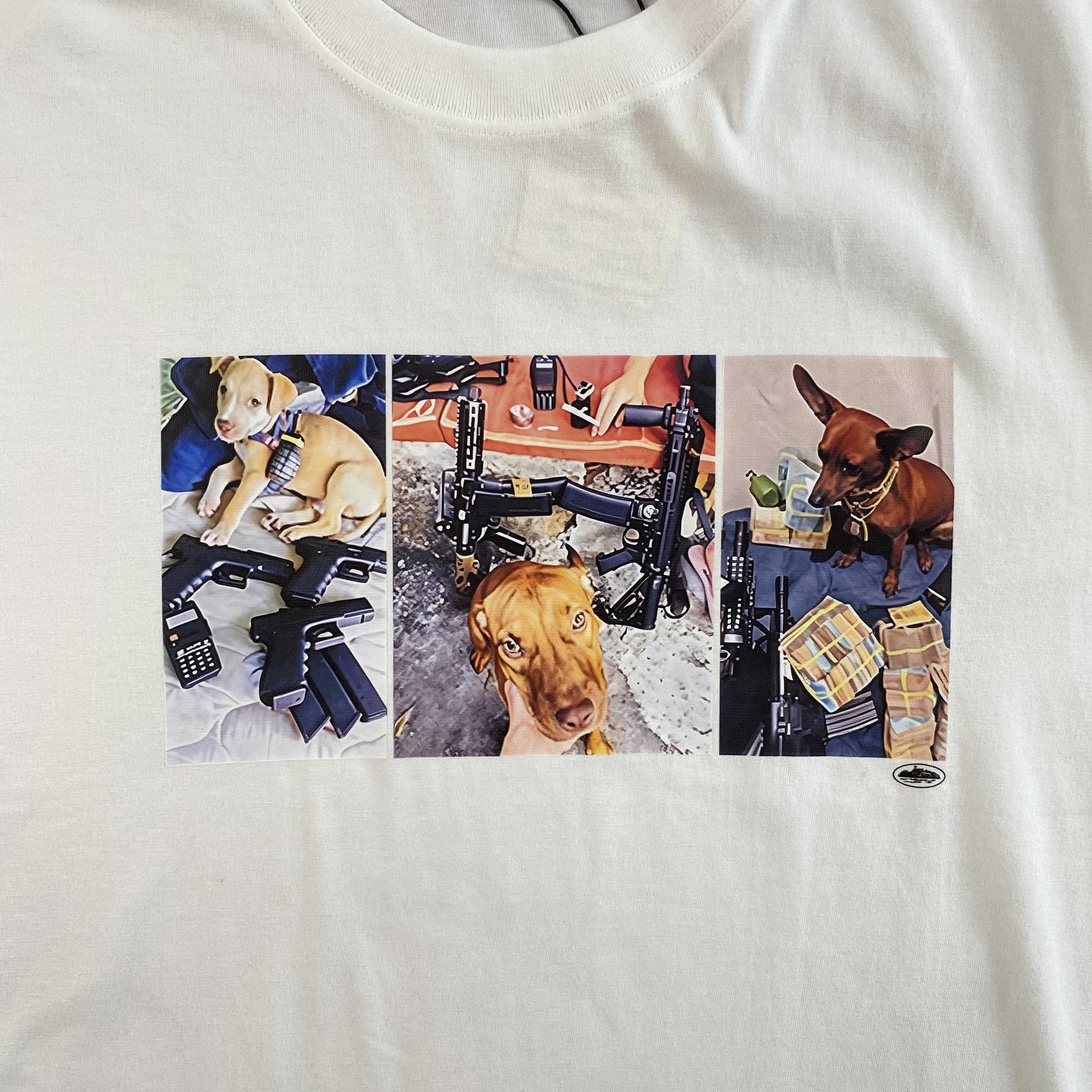 Camisa Corteiz “Dogs” ( Branca )
