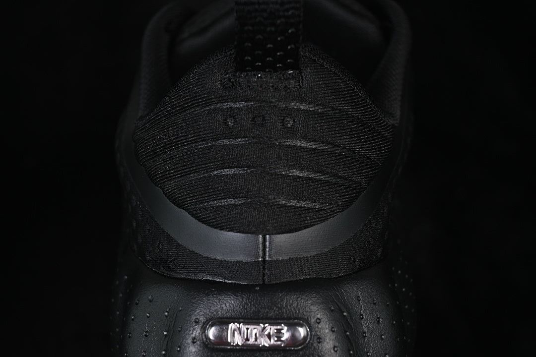 Nike mind 002 “Nike Crimson”