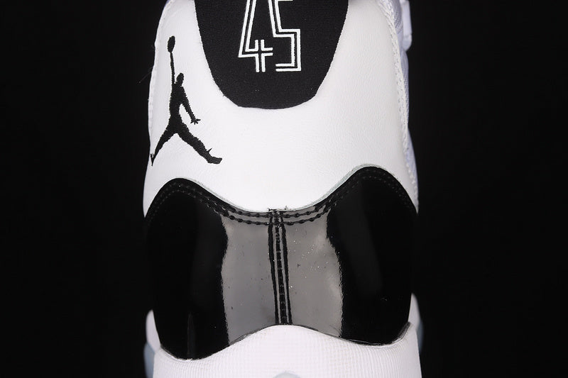 Air Jordan 11 ” Concord ”