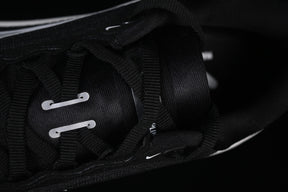 Air Zoom Vomero Plus “Black and White”