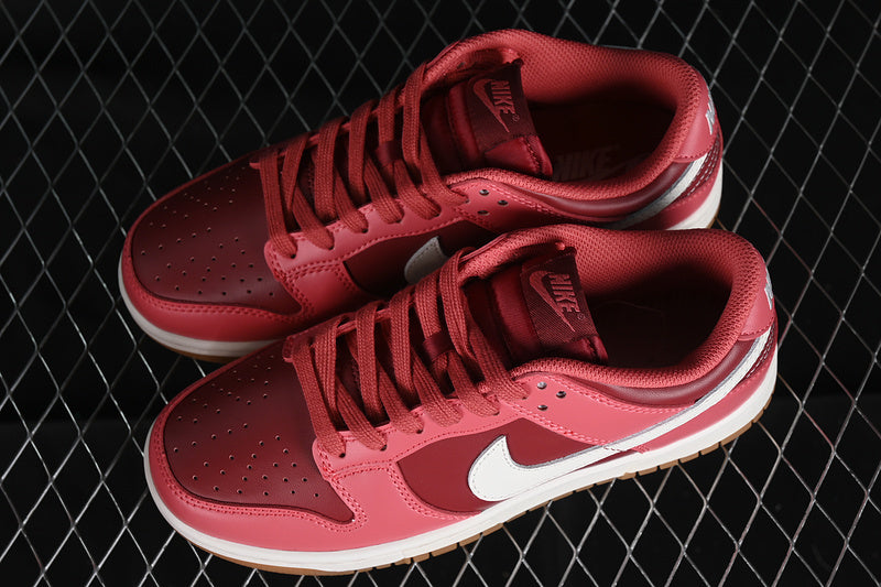 Dunk “Desert Berry”