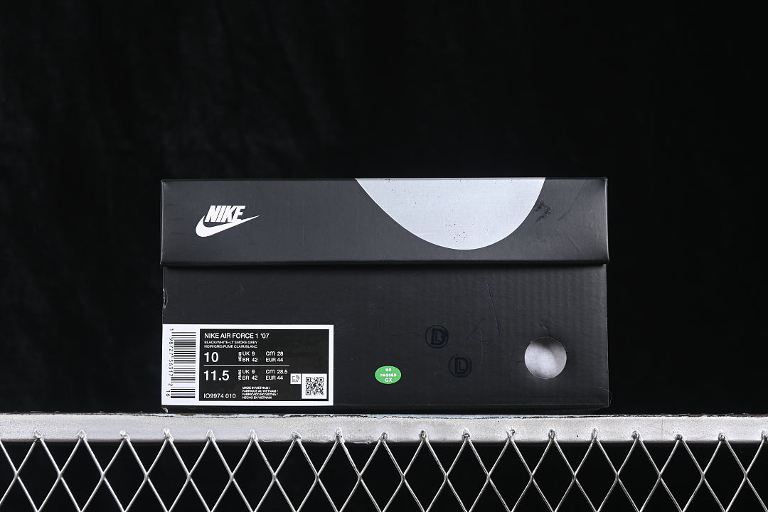 Air force 1 x Syna World