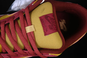 Dunk “Dark team Red and Olive Flak”