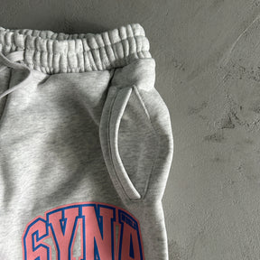 Conjunto Syna World “Crest Oth“ ( Cinza e Rosa )