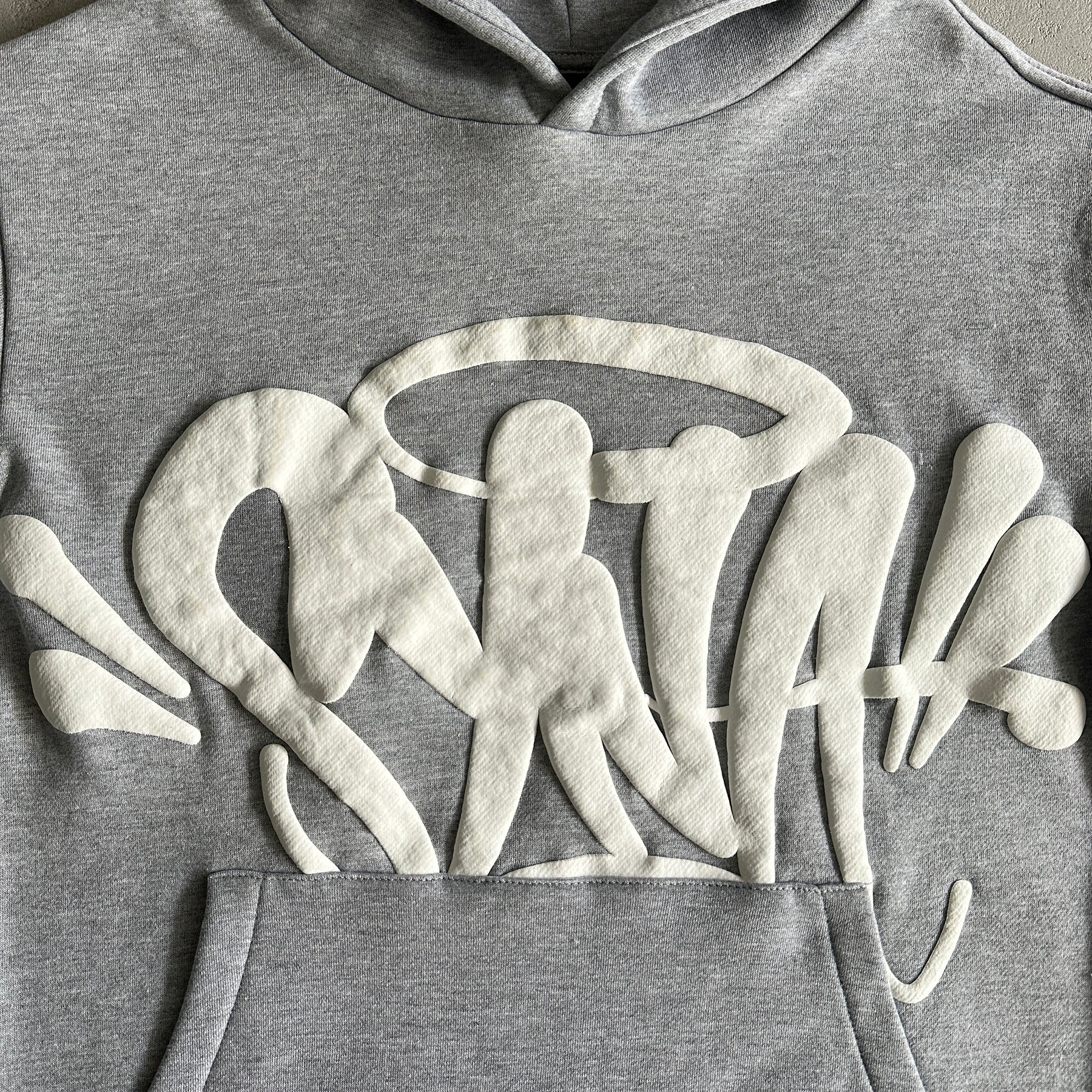 Conjunto Syna World “Safety Grey“