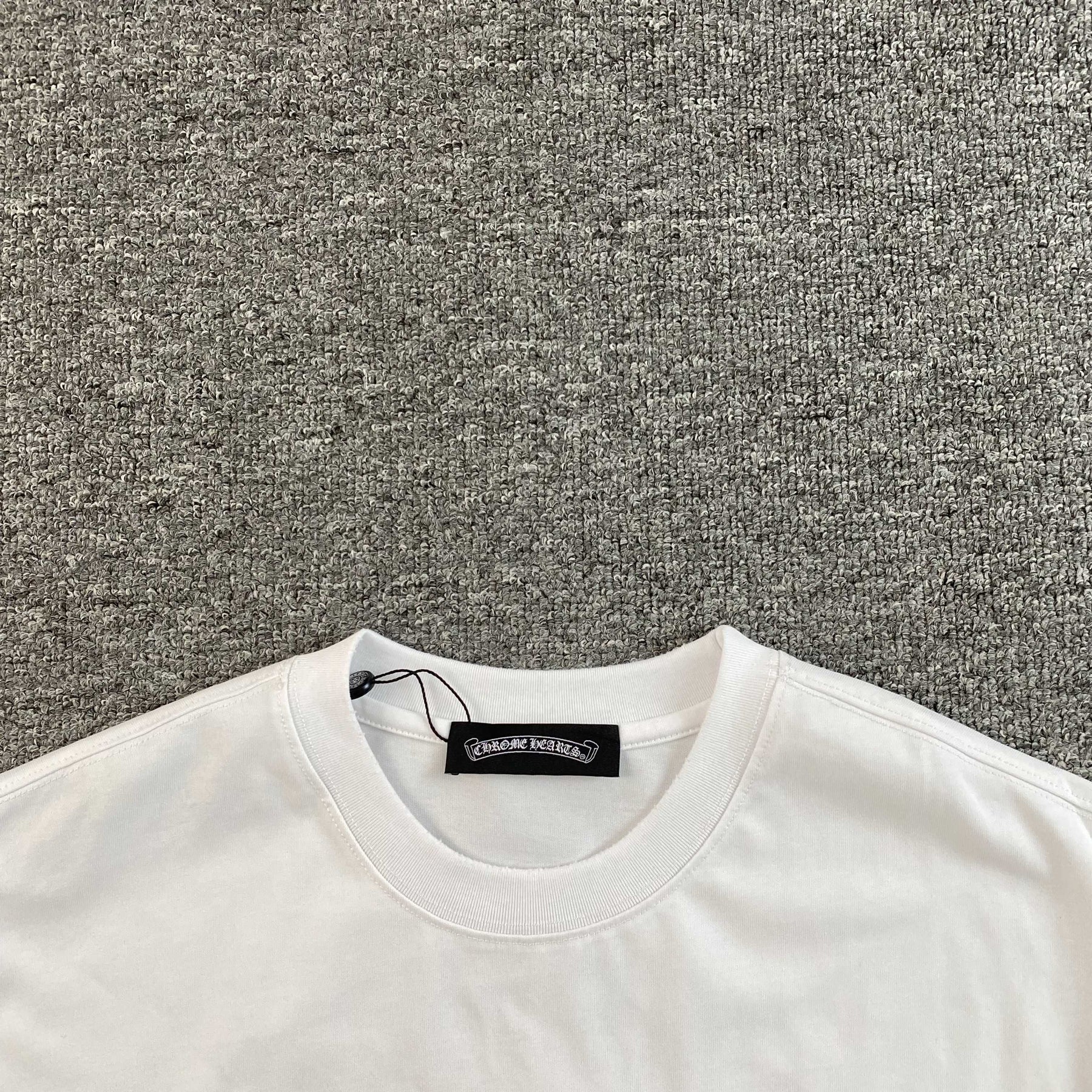 Camisa Chrome Hearts “Horseshoe Logo Pocket” ( Branca )