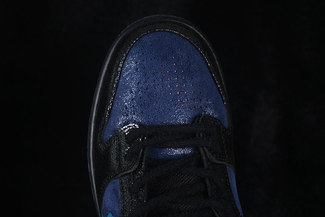 Dunk x Bluetile “Pitch Blue Black”
