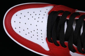 Jordan 1 High “Chicago”