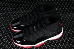 Air Jordan 11 ”Playoffs Bred”