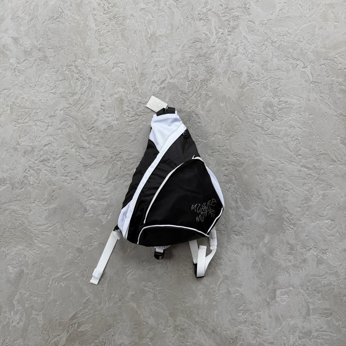Shoulder Bag Mertra “Sling Bag” ( Preto e Branco )
