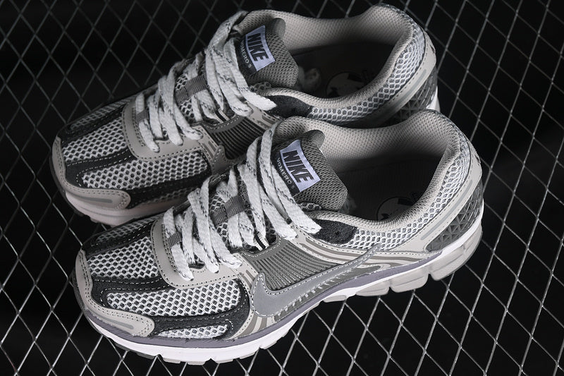 Vomero 5 “Cool Grey"