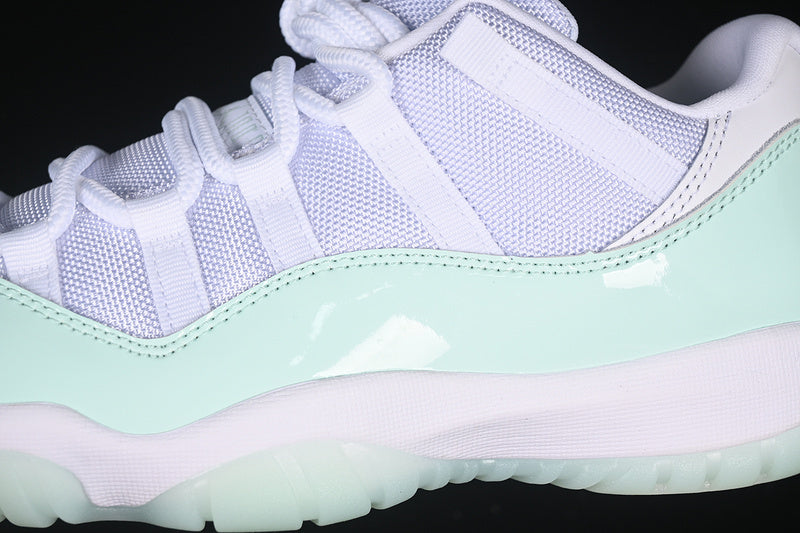 Air Jordan 11  “Igloo”
