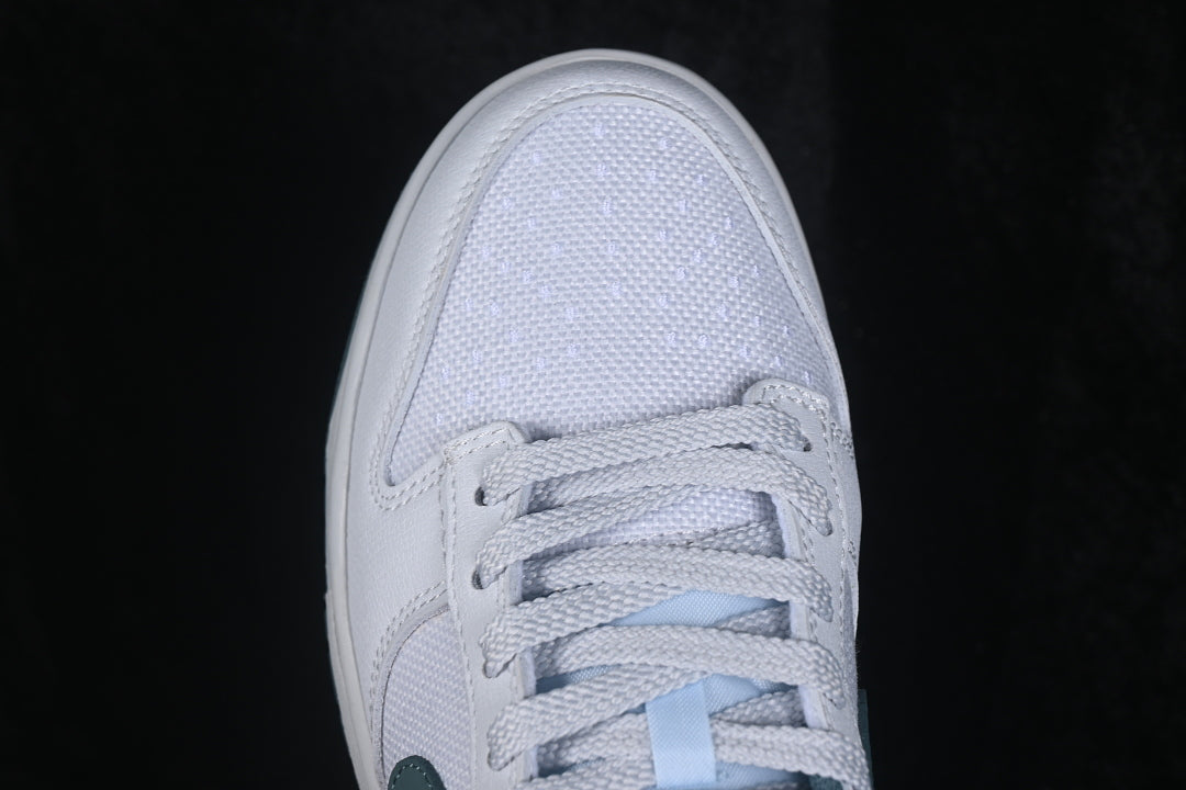 Dunk “Platinum Mineral Slate”