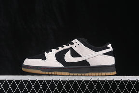 Dunk “Light Orewood Brown”