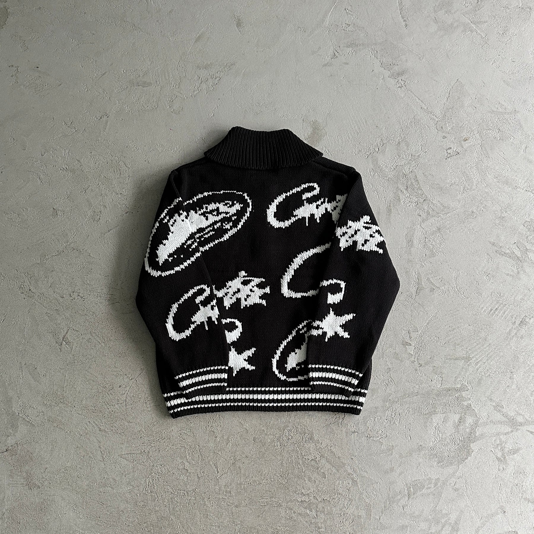 Jaqueta Corteiz “Heavy Knit” ( Preta com Branca )