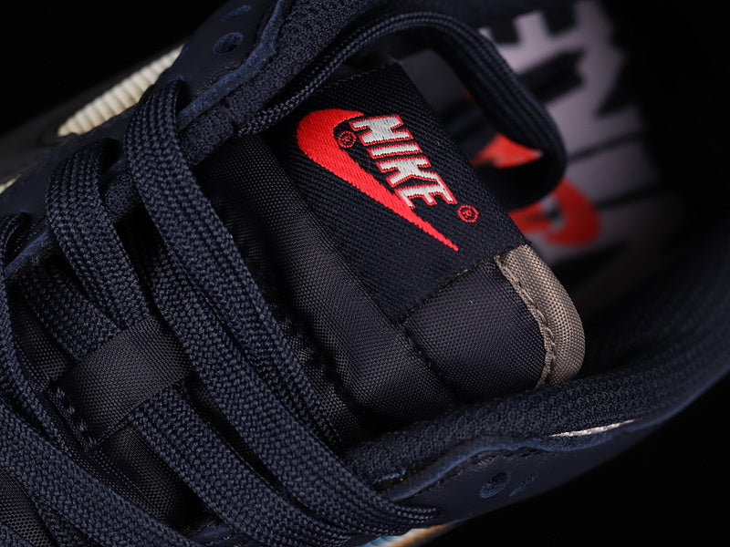 Dunk “Obsidian Graffiti”