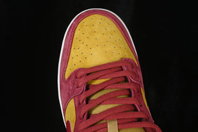 Dunk “Dark team Red and Olive Flak”