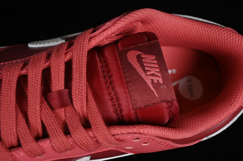 Dunk “Desert Berry”