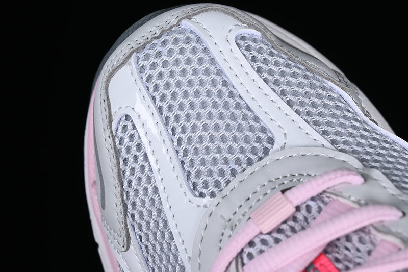 Vomero 5 “Metalic Silver"