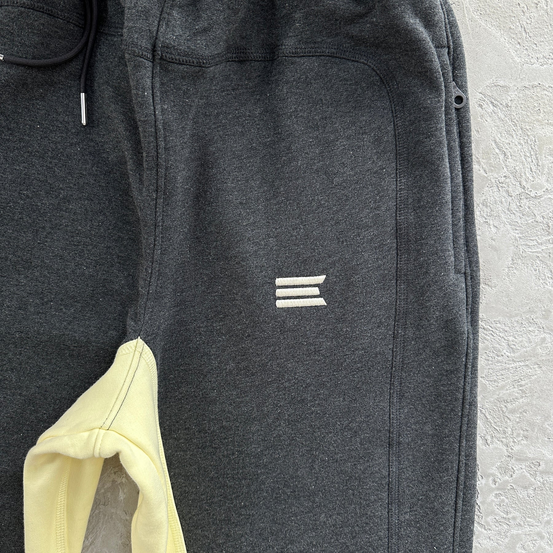 Conjunto Kroen “Two-Color Embroidery Sports”