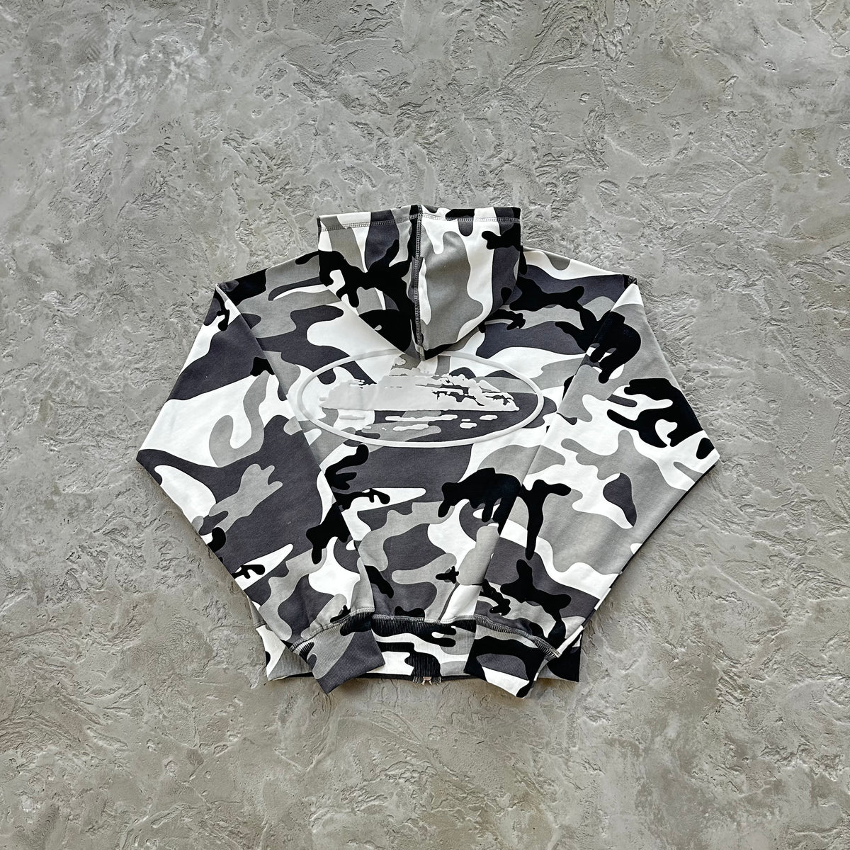 Conjunto Corteiz “Island Puff Print” (Artic Camo)