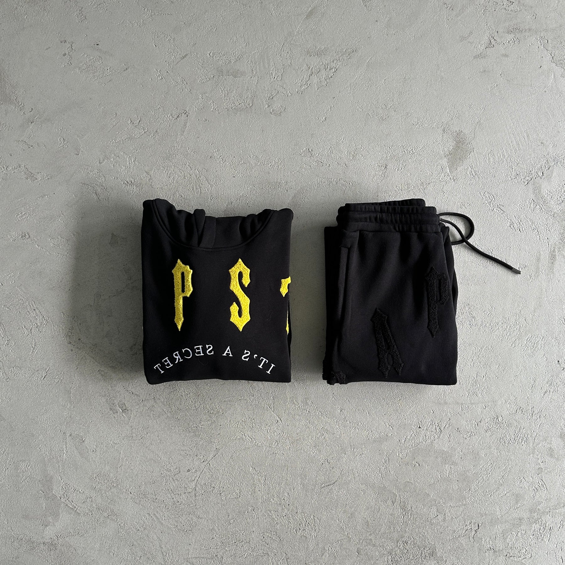 Conjunto Trapstar “Irongate Arch Chenille” ( Amarelo )