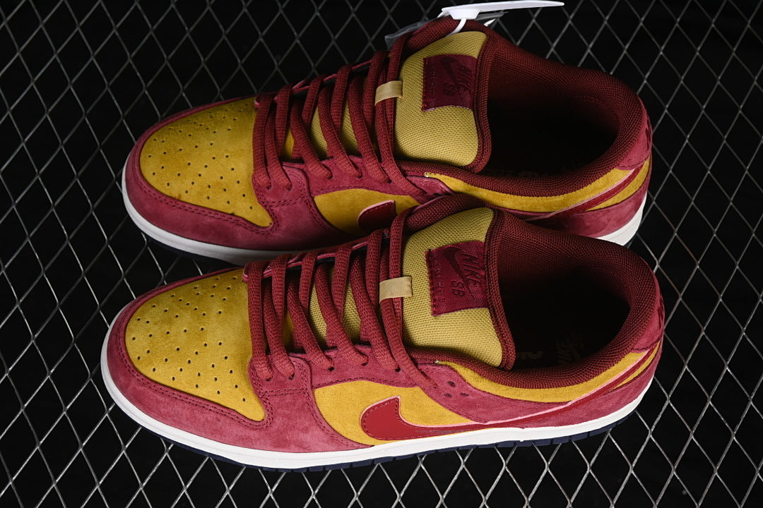 Dunk “Dark team Red and Olive Flak”