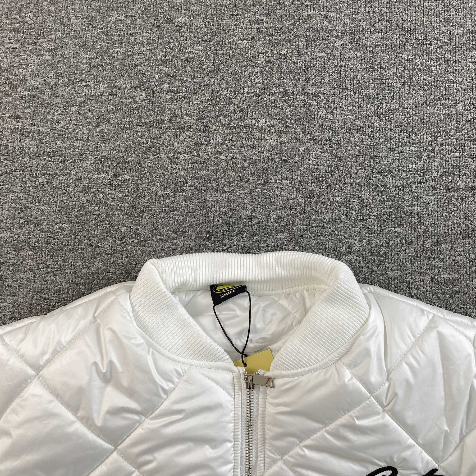 Jaqueta Corteiz “Reversible Bomber” ( Branca )
