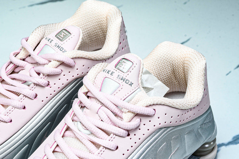 Nike Shox R4 “Light Pink”