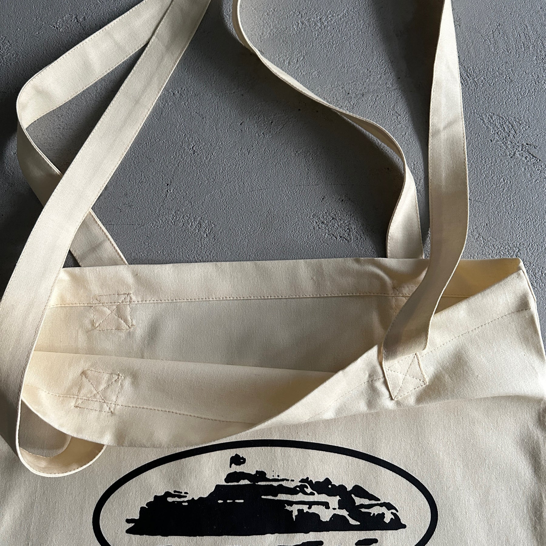 Shoulder Bag Corteiz ( Branca com Preto )