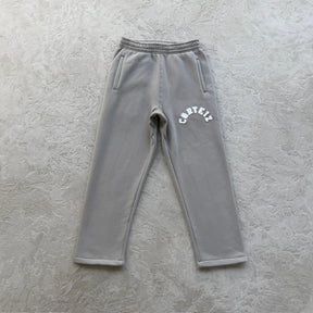 Conjunto Corteiz “College Arch Open” ( Cinza )
