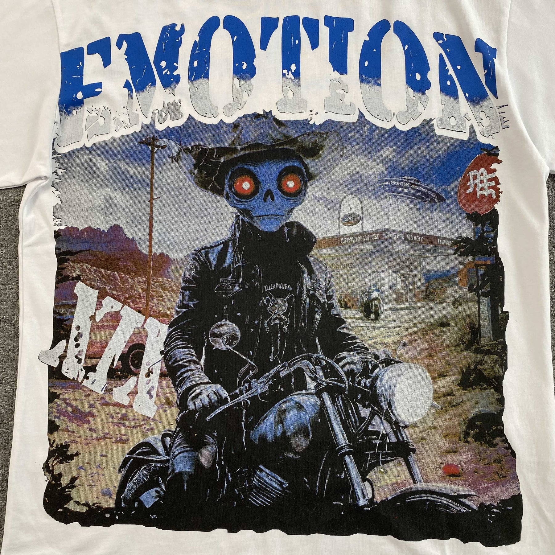 Camisa Mixed Emotion “Alien Biker” ( Branca )