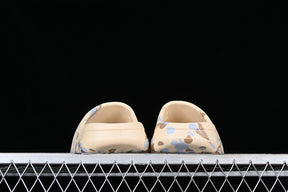 Yeezy Slide “Enflame Oil”